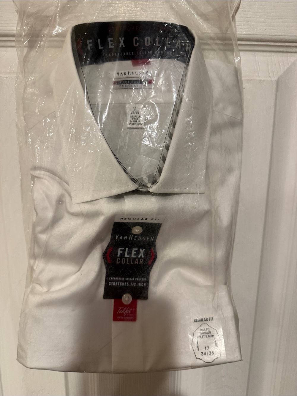 Van Heusen White Men’s Flex Collar Dress Shirt